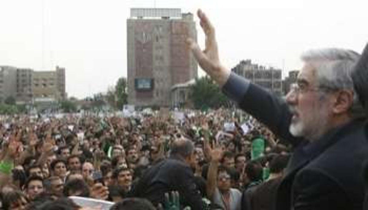 Mir Hossein Moussavi appelle la majorité à reconnaître l’existence d’une crise iranienne © AFP