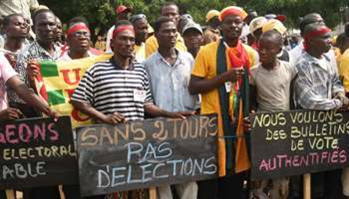 Manifestation de militants de l’UFC, le 9 janvier, à Lomé © Xinhua