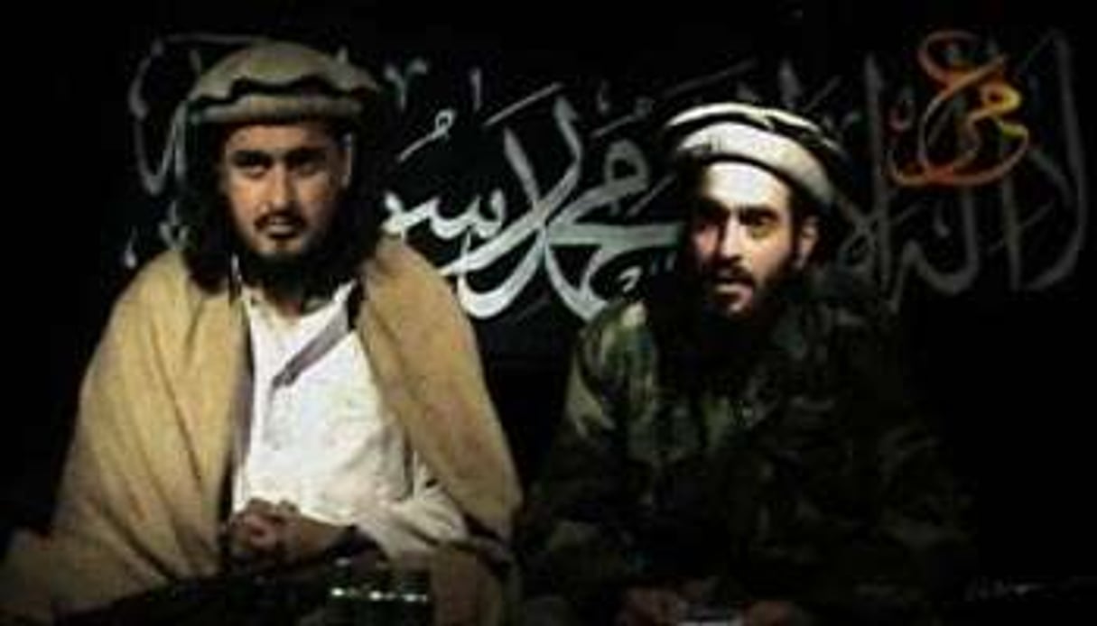 Houmam Khalil al-Balawi (à dr.) et le chef des talibans pakistanais Hakimullah Mehsud © Reuters