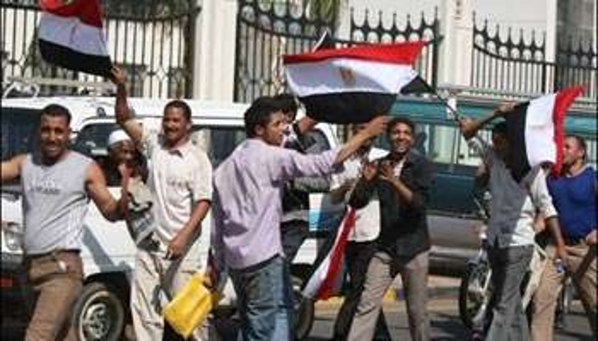 Des supporters égyptiens dans les rues de Khartoum, en novembre 2009 © AFP