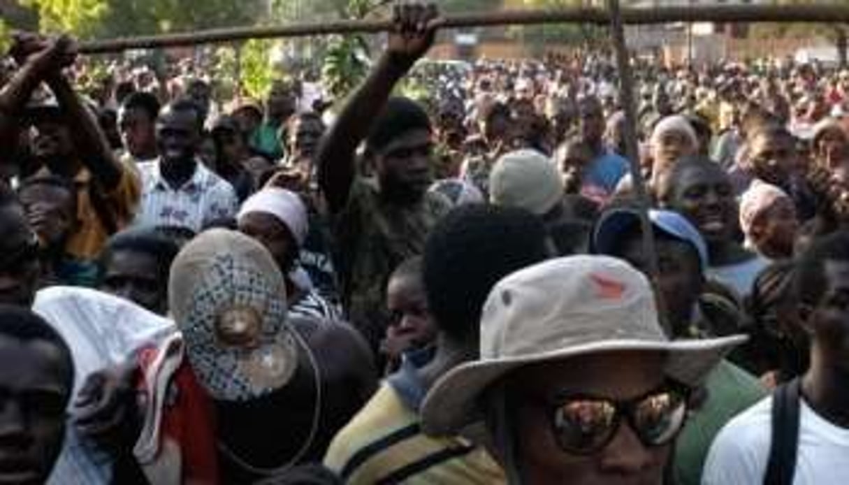 Des centaines de manifestants défilent près de Port-au-Prince le 3 février © AFP