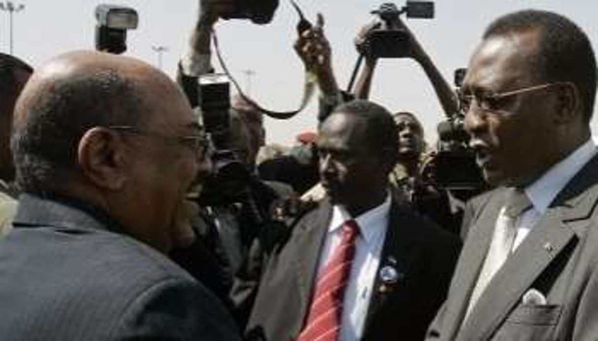Omar el-Béchir et Idriss Déby Itno à Khartoum, lundi 8 février © AFP