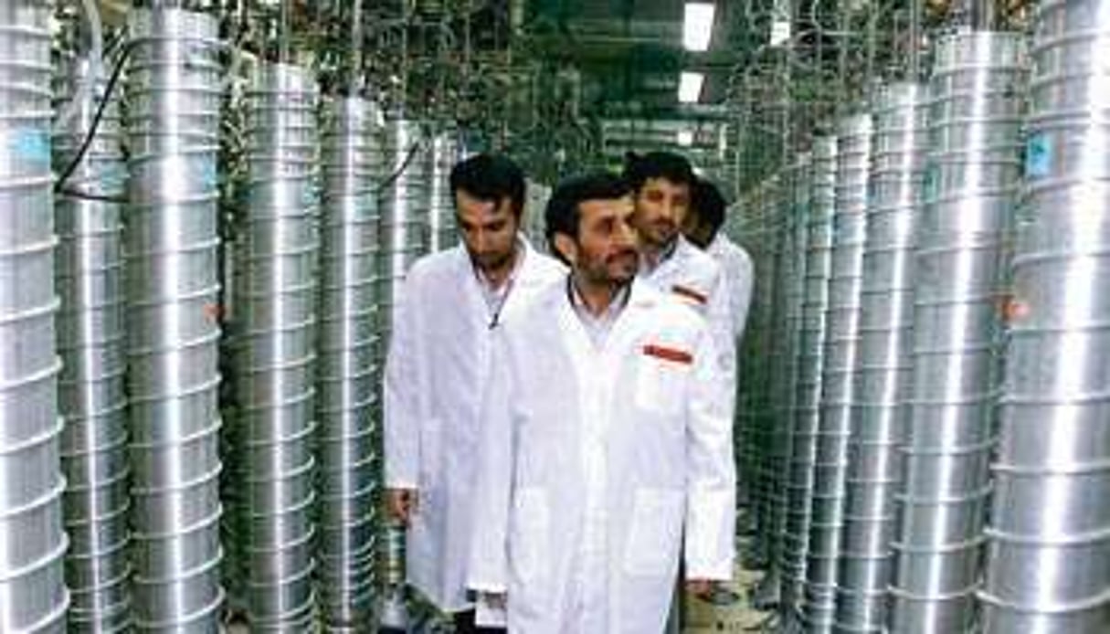Mahmoud Ahmadinejad visite le site nucléaire de Natanz, en avril 2008 © Sipa