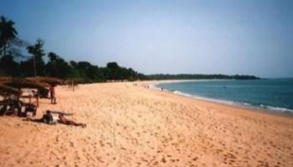 Une plage de Freetown. Le tourisme est l’un des secteurs prometteurs. © D.R