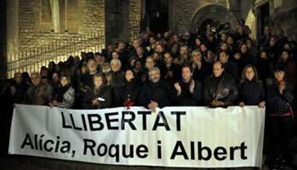 Manifestation de l’ONG Barcelona Accio Solidaria pour réclamer la libération de ses membres. © AFP