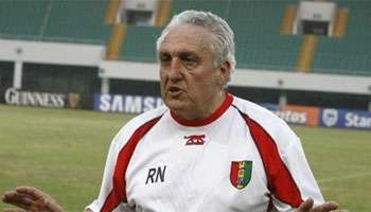 L’ancien coach de la Guinée Robert Nouzaret, en janvier 2008. © AFP