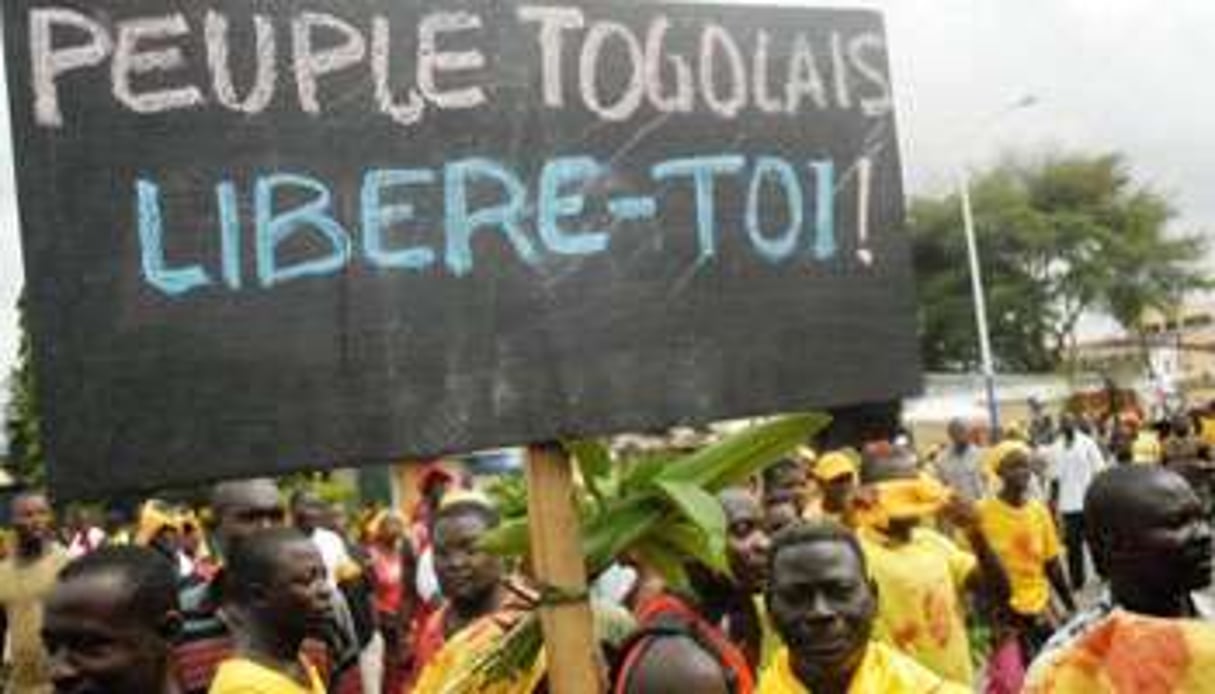 Des partisans de l’opposition manifestent contre la réelection de Faure Gnassingbé. © AFP