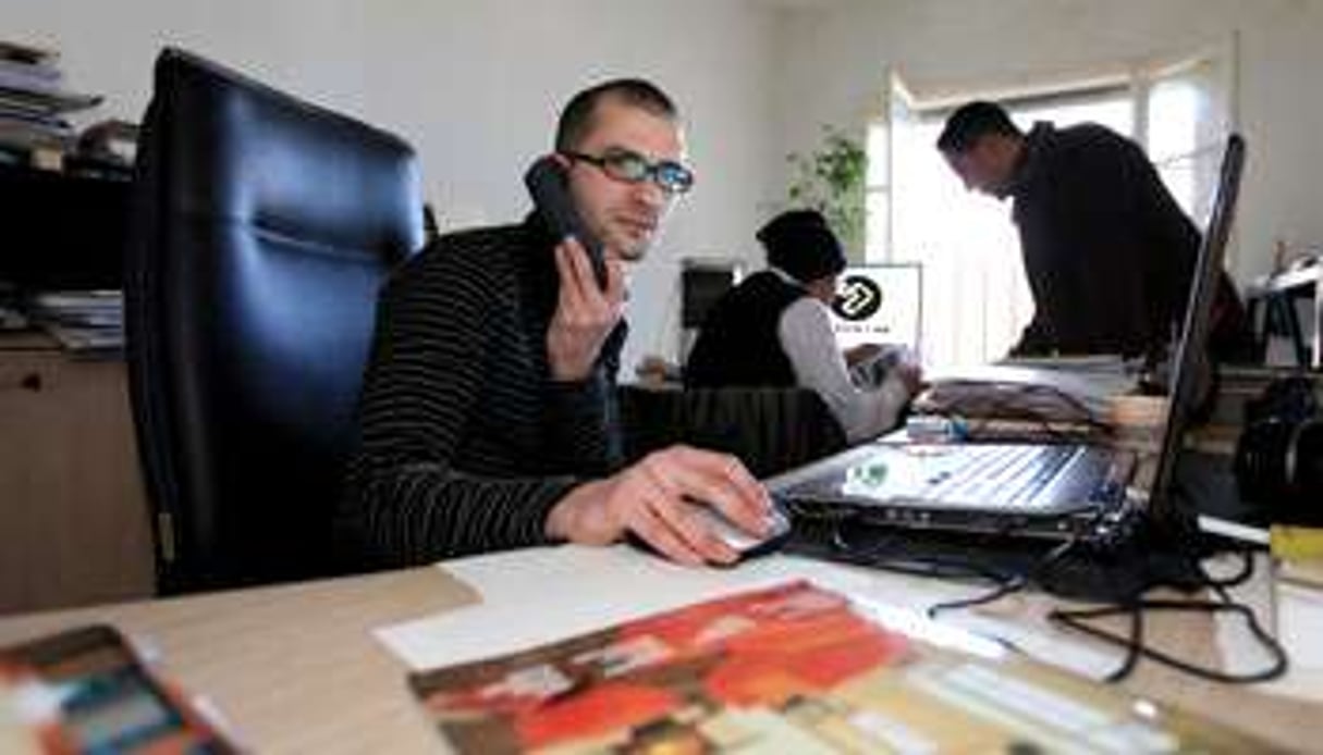 Yacine Tebourbi et ses deux associés ont créé Design Lab, une agence de graphisme. © ONS ABID POUR JA