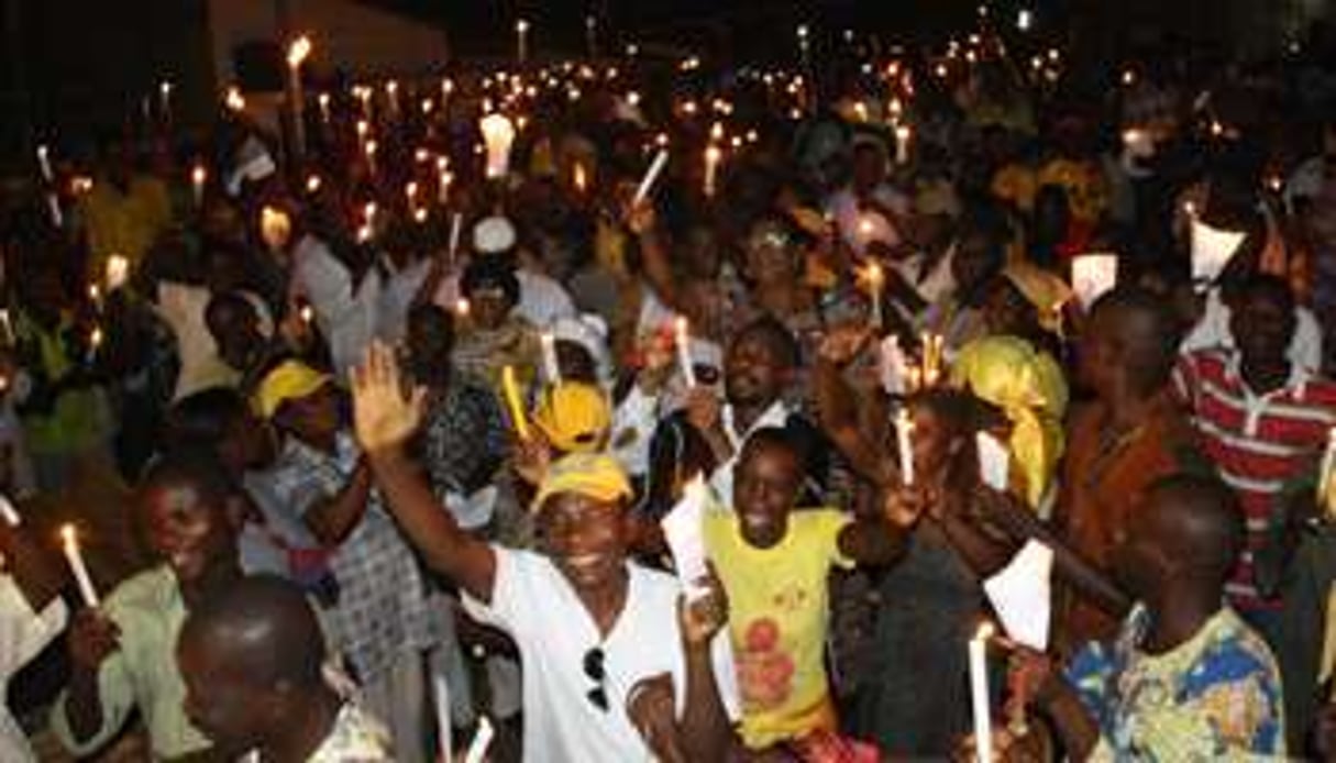 Une marche à la bougie, mercredi 14 avril, pour protester contre la réélection de F. Gnassingbé. © Jean-Claude Abalo pour J.A