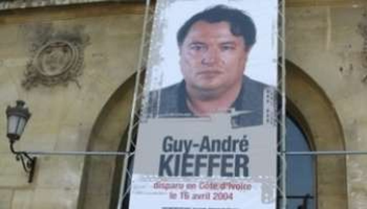 Une affiche de Reporters sans frontières représentant Guy-André Kieffer. © D.R.