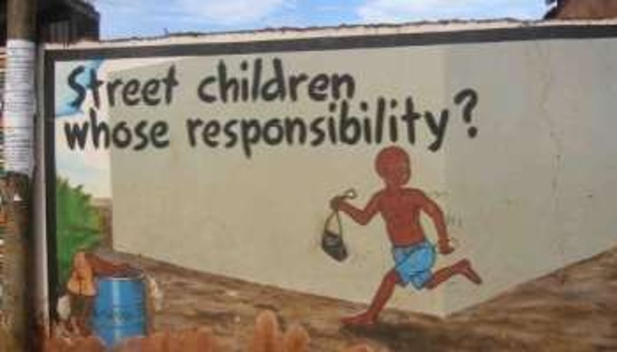 Fresque sur le problème de la délinquance juvénile : « Enfants des rues, qui est responsable ? » © D.R.