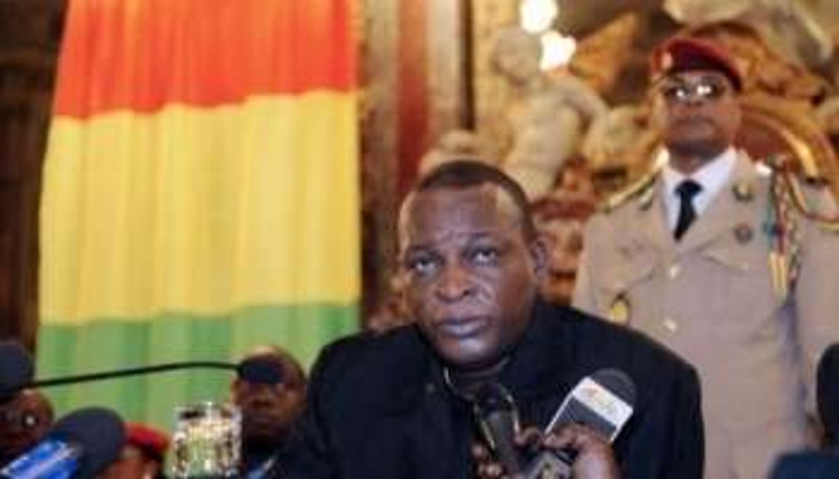 Sékouba Konaté, dirigeant par intérim de Guinée, le 3 avril 2010 à Paris. © AFP.