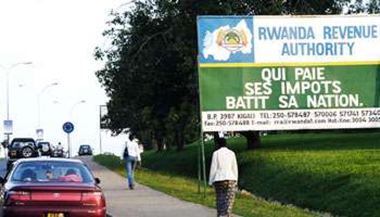 Campagne d’affichage à Kigali, en 2007. © Vincent Fournier pour J.A.