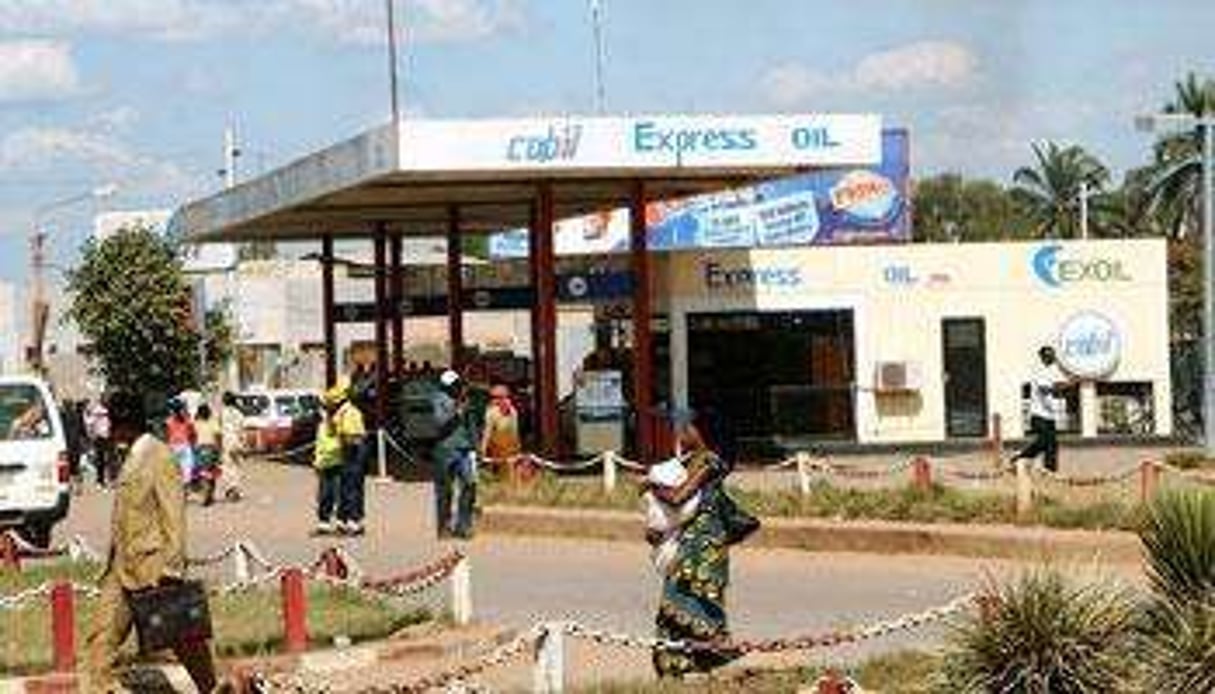 Une station de l’entreprise congolaise de distribution de carburant Cobil, à Lumumbashi. © Gulda el Magambo pour J.A