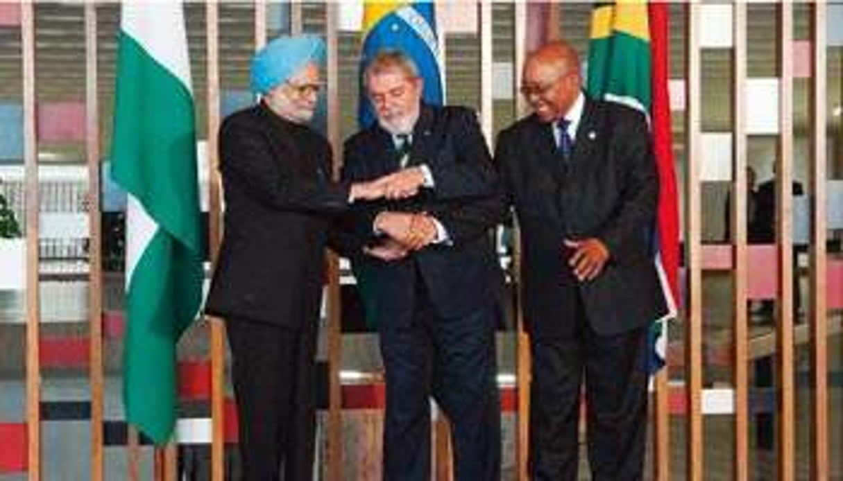 Manmohan Singh avec Lula da Silva et Jacob Zuma, le 15 avril 2010 à Brasilia. © Adriano Machado/AFP