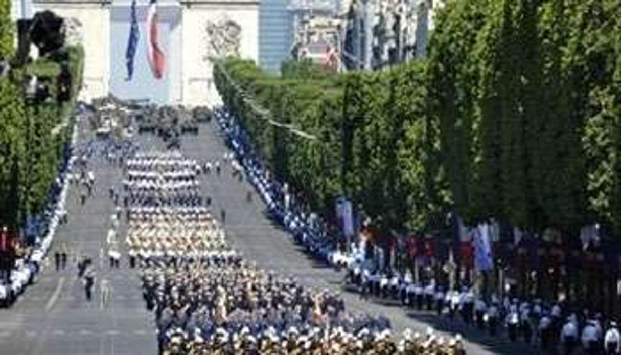 Le défilé militaire du 14 Juillet sur les Champs-Élysées à Paris, en 2008. © AFP