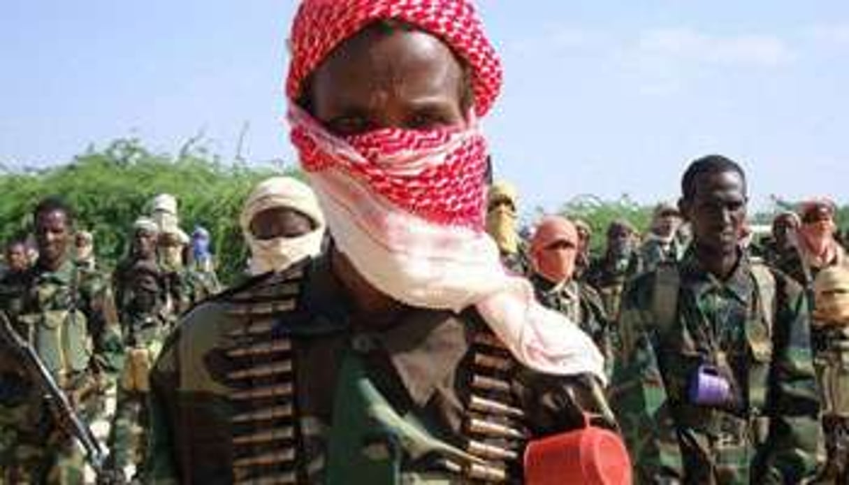 Des combattants shebab pendant un entraînement au nord de Mogadiscio le 1er janvier 2010. © AFP