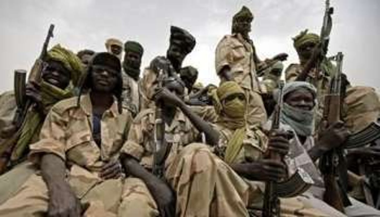 Combattants du Mouvement pour la justice et l’égalité (JEM) au Darfour le 18 avril 2008. © Albany Associates.