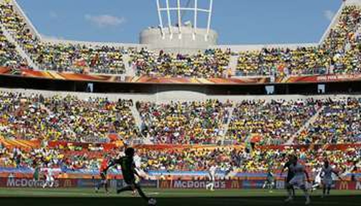 Construite pour le Mondial, l’enceinte de Polokwane n’a plus d’équipe à accueillir. © Jamie Squire/Fifa