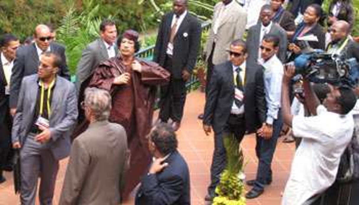 Mouammar Kaddafi au 15e sommet de l’Union africaine à Kampala. © Elise Colette/J.A.