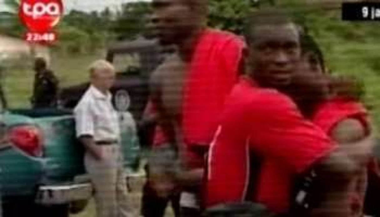 Les joueurs de l’équipe de football du Togo après l’attaque de leur car le 8 janvier 2010. © AFP