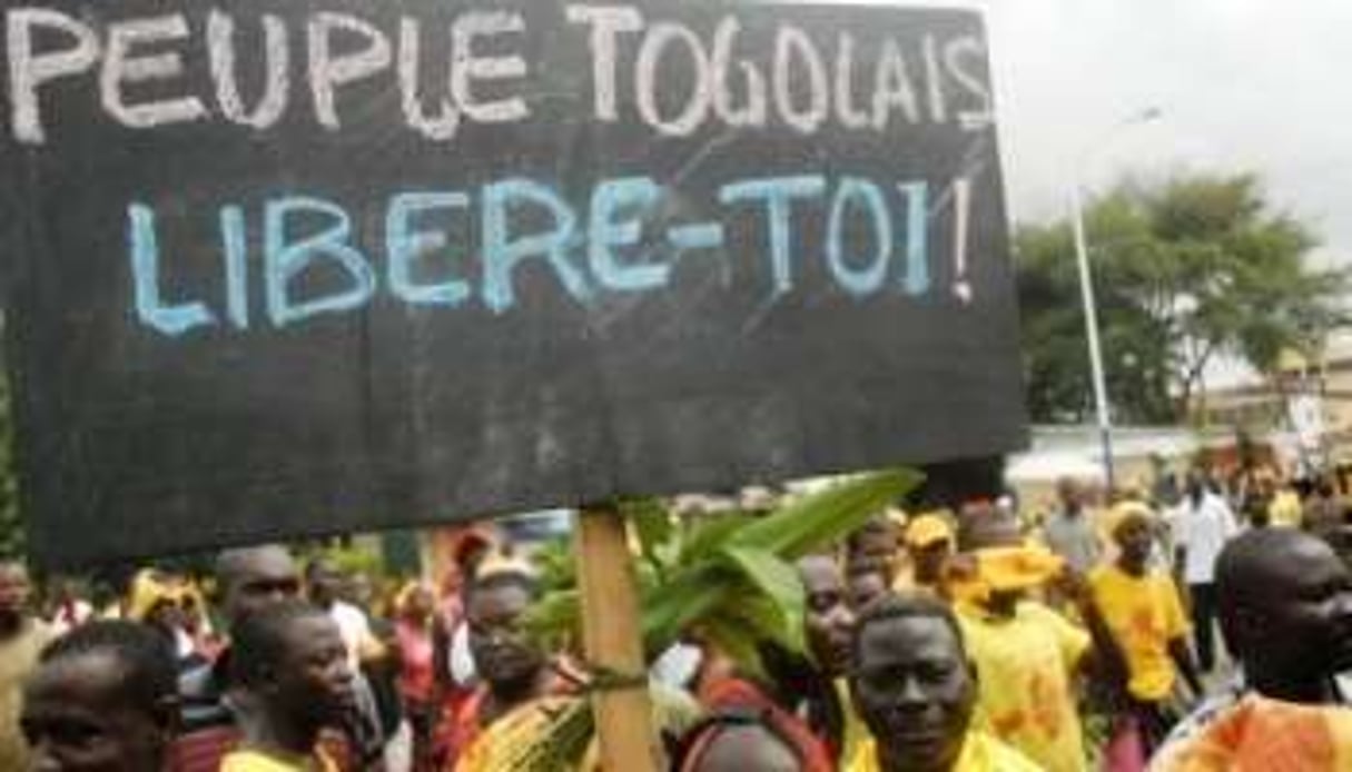 Manifestation de l’opposition togolaise dont des partisans de l’UFC, le 20 mars 2010. © AFP