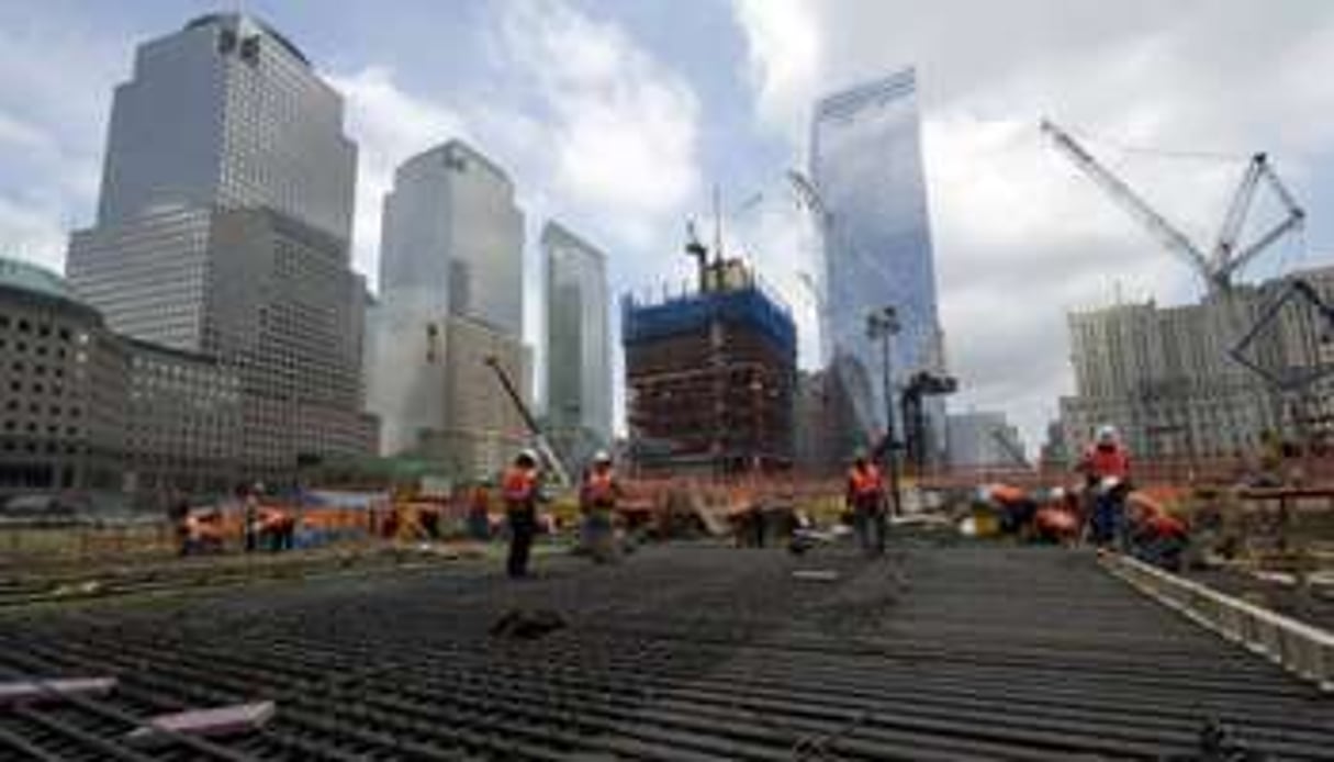 Des ouvriers sur le site de Ground Zero, à New York, le 15 juillet 2010. © AFP