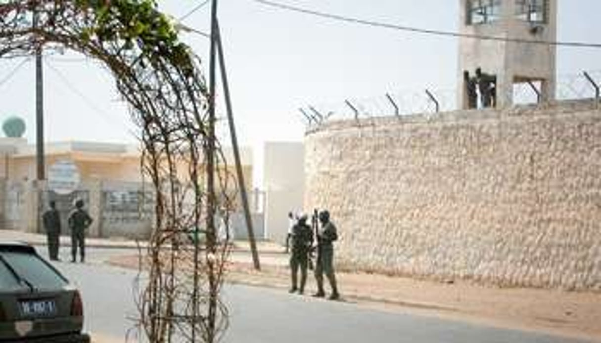 Prison centrale de Reubeuss, à Dakar, où sont détenus les trois hommes. © AFP