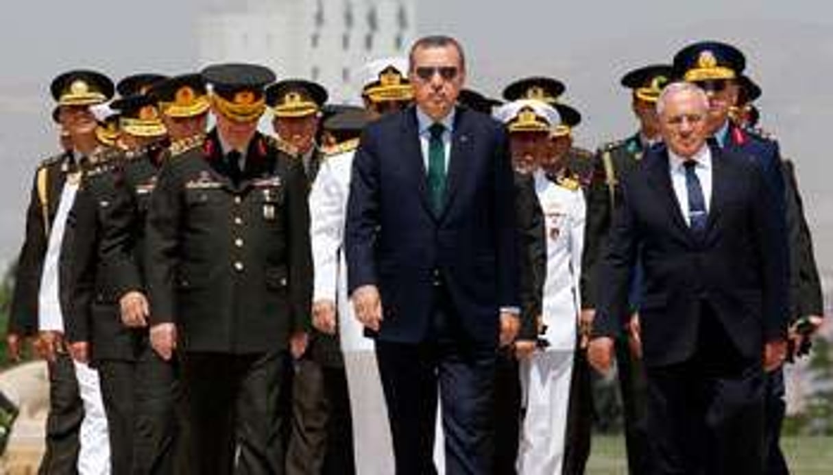 Erdogan et les principaux chefs militaires, le 1er août, au mausolée de Mustapha Kemal, à Ankara. © Umit Bektas/Reuters