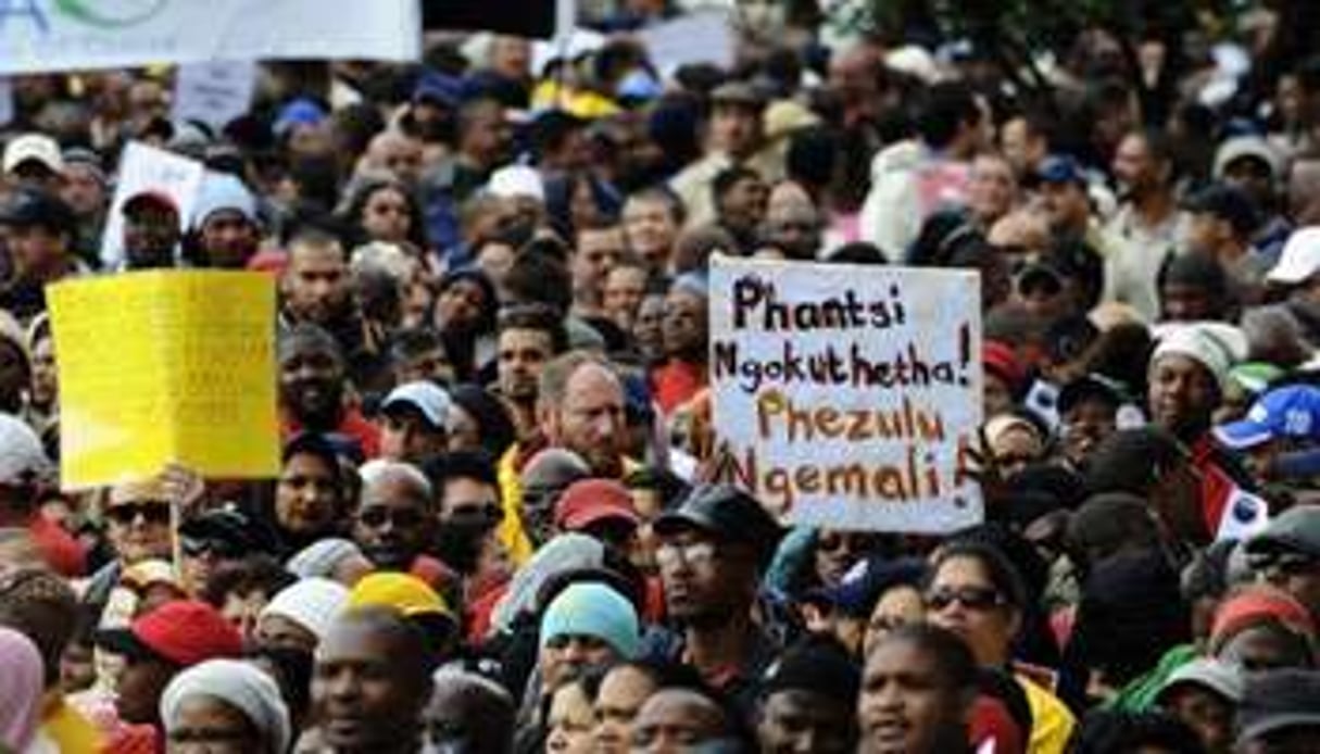 Manifestations de fonctionnaires sud-africains, le 26 août 2010 au Cap. © AFP