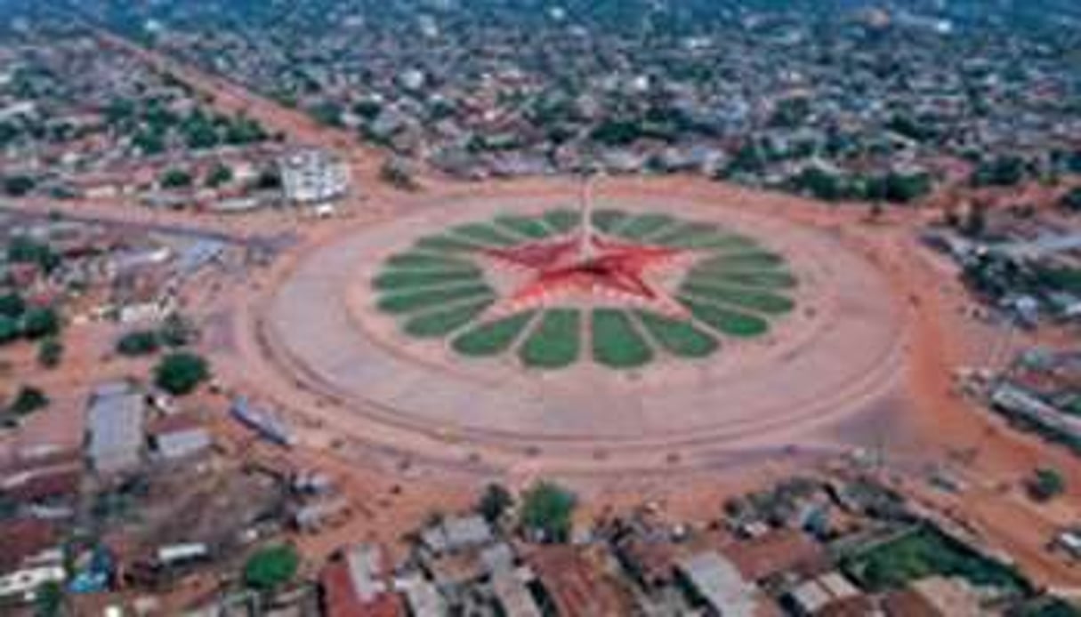 Vue aérienne de la place de l’Étoile-Rouge, à Cotonou. © www.ccibenin.org