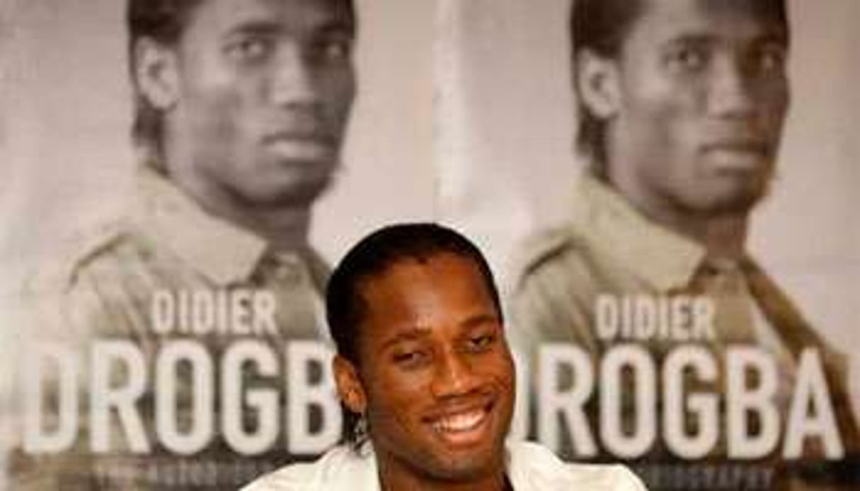 Une star du football comme Didier Drogba est la cible idéale pour les « ropéros ». © AFP