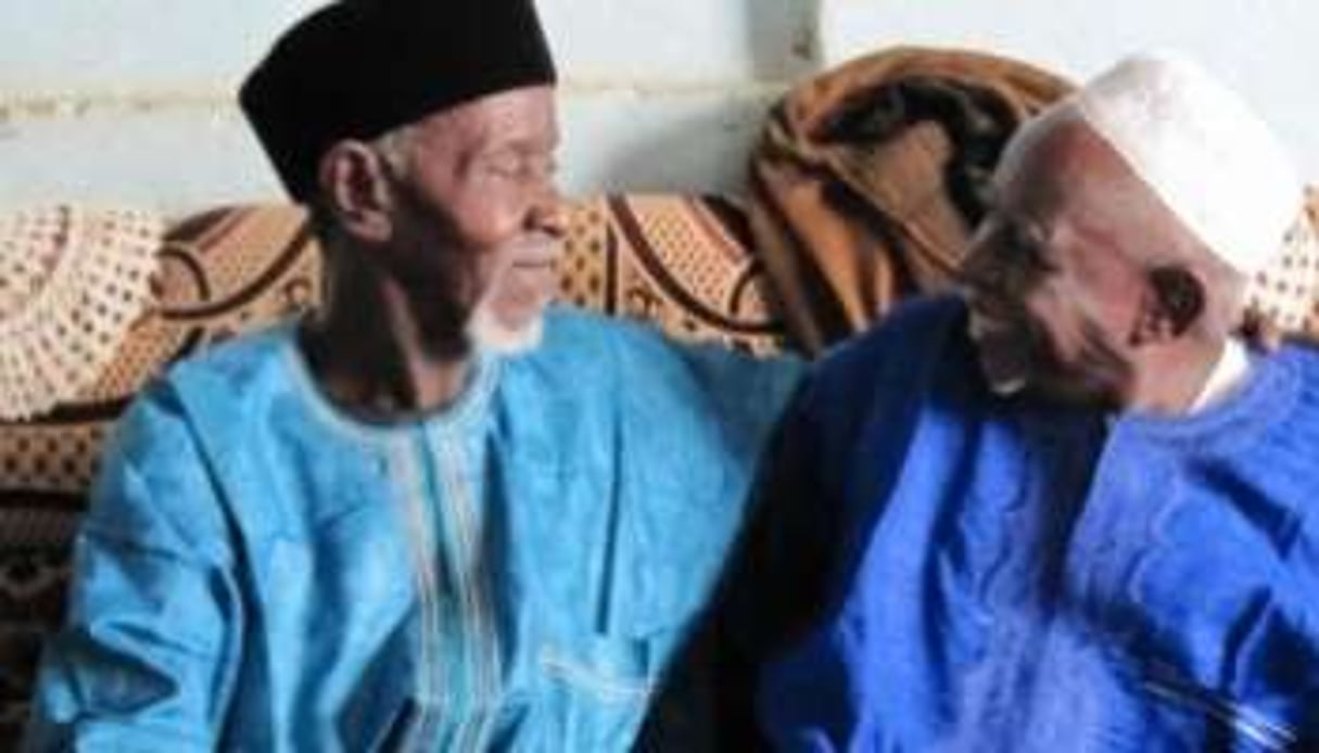 Soungalo Samaké (Adama Bagayoko) et l’opposant Amadou Traoré (Michel Sangaré). © BlonBa