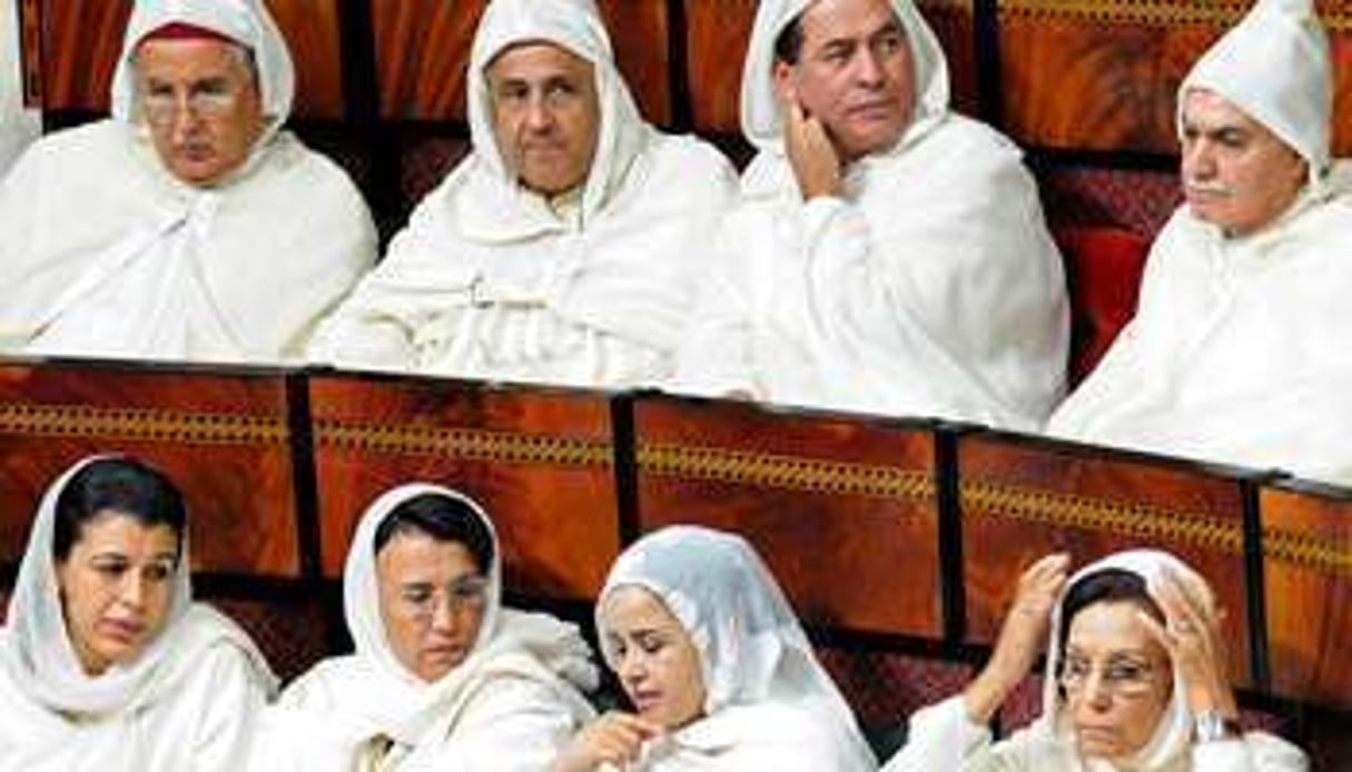 Sur 325 députés, on ne dénombre que 34 femmes. © AFP
