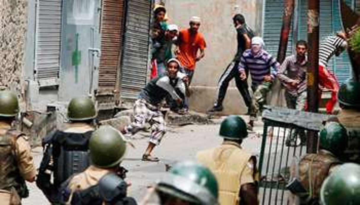 Affrontements dans les rues de Srinagar, la capitale provinciale, le 4 septembre. © Reuters