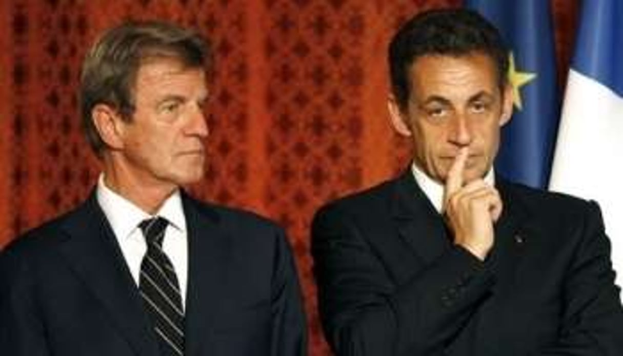 A l’Elysée, Bernard Kouchner et Nicolas Sarkozy côte à côte le 4 juillet 2009. © Reuters / Charles Platiau