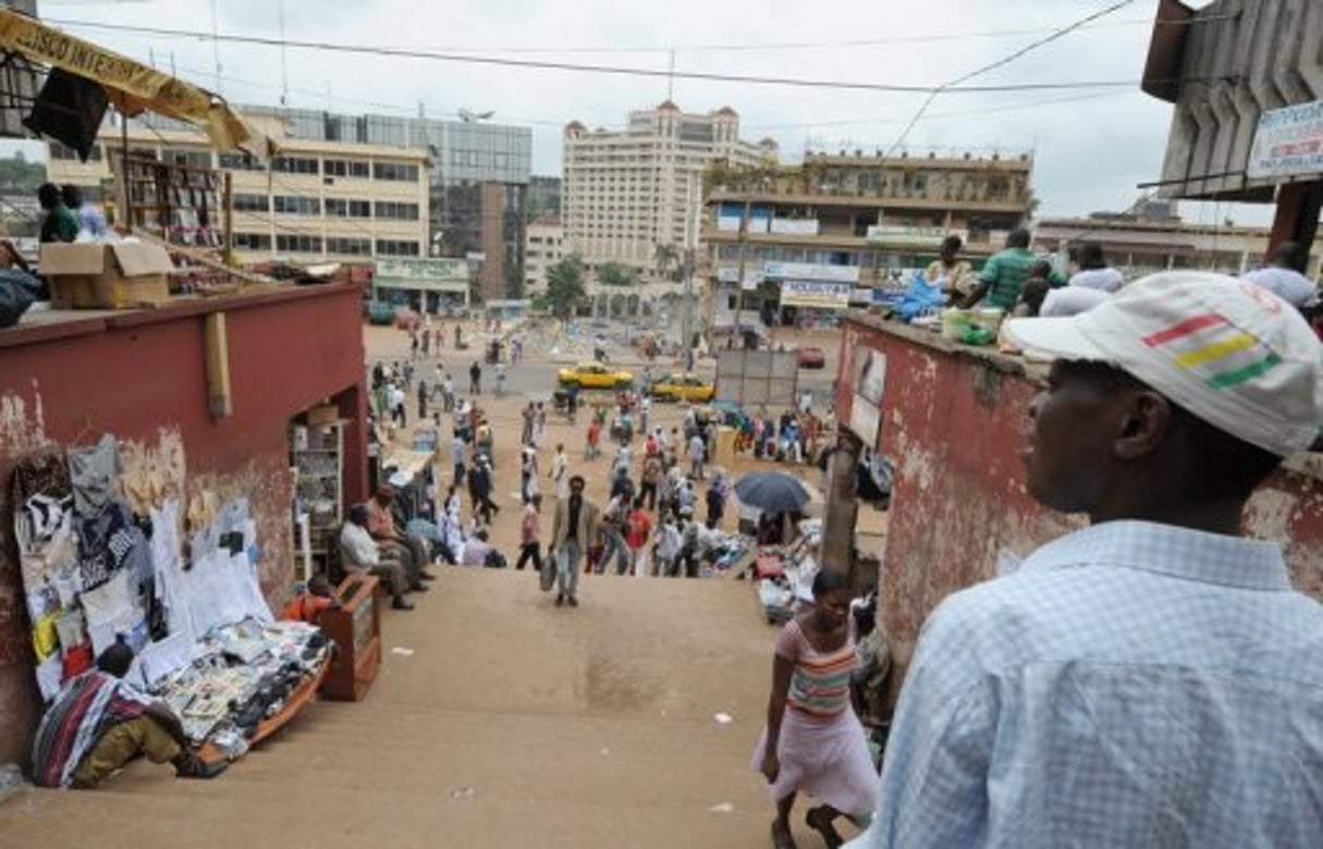 Avec le « camfranglais », les jeunes Camerounais inventent leur langage © AFP