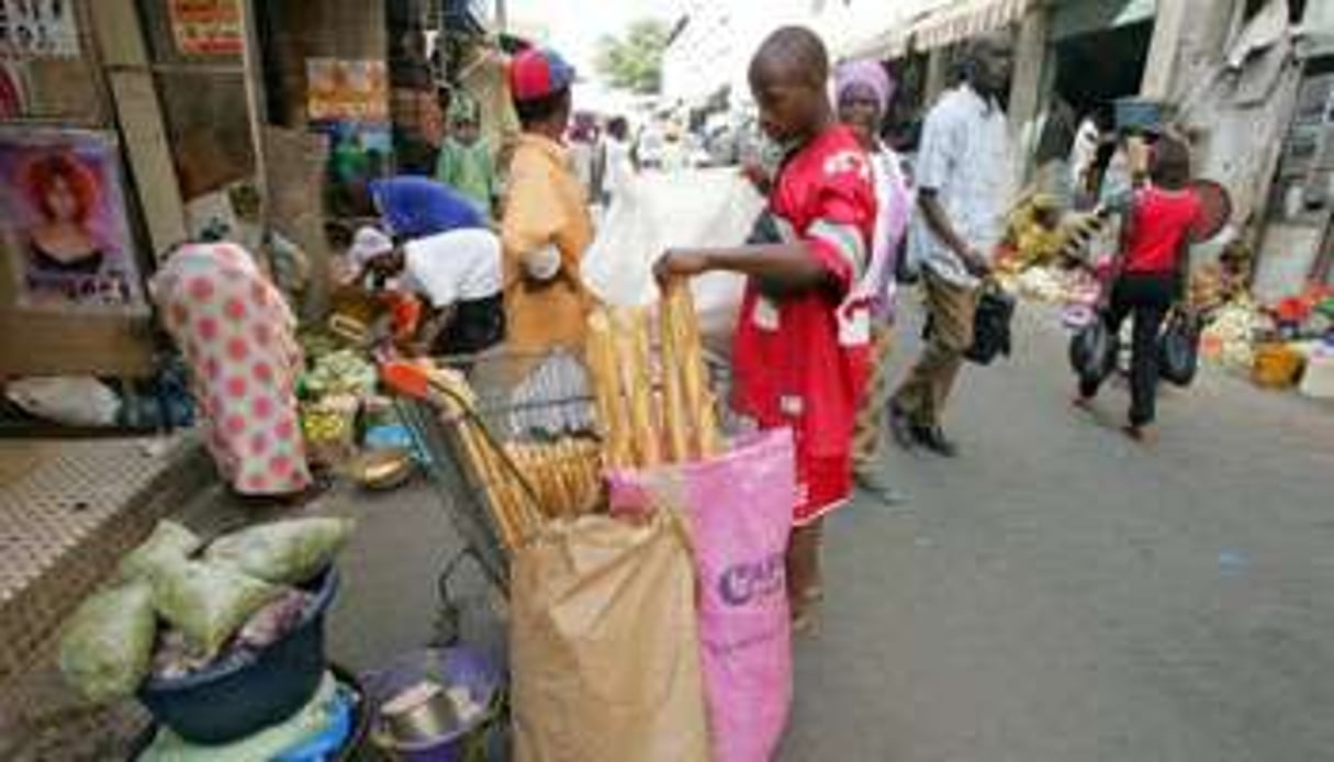 La grève des boulangers a entraîné une pénurie de pain à Dakar, lundi 25. © AFP