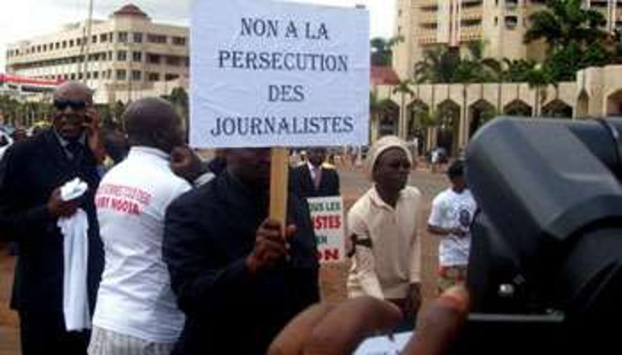 Manifestation de journalistes camerounais à Yaoundé, le 3 mai 2010. © AFP