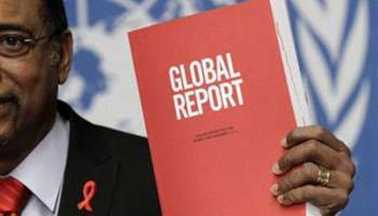 Michel Sidibé lors de la présentation du rapport annuel de l’Onusida, le 23 novembre à Genève. © Denis Balibouse/ Reuters