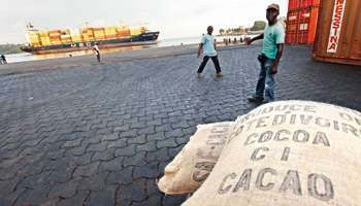 San Pedro, 2010. L’arrêt de l’activité portuaire serait dramatique pour la production de cacao. © Reuters