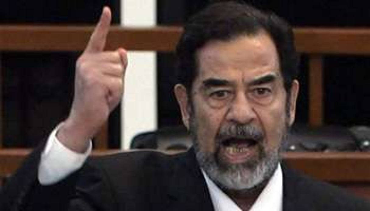 Saddam Hussein lors de son procès, en novembre 2006 à Bagdad. © AP