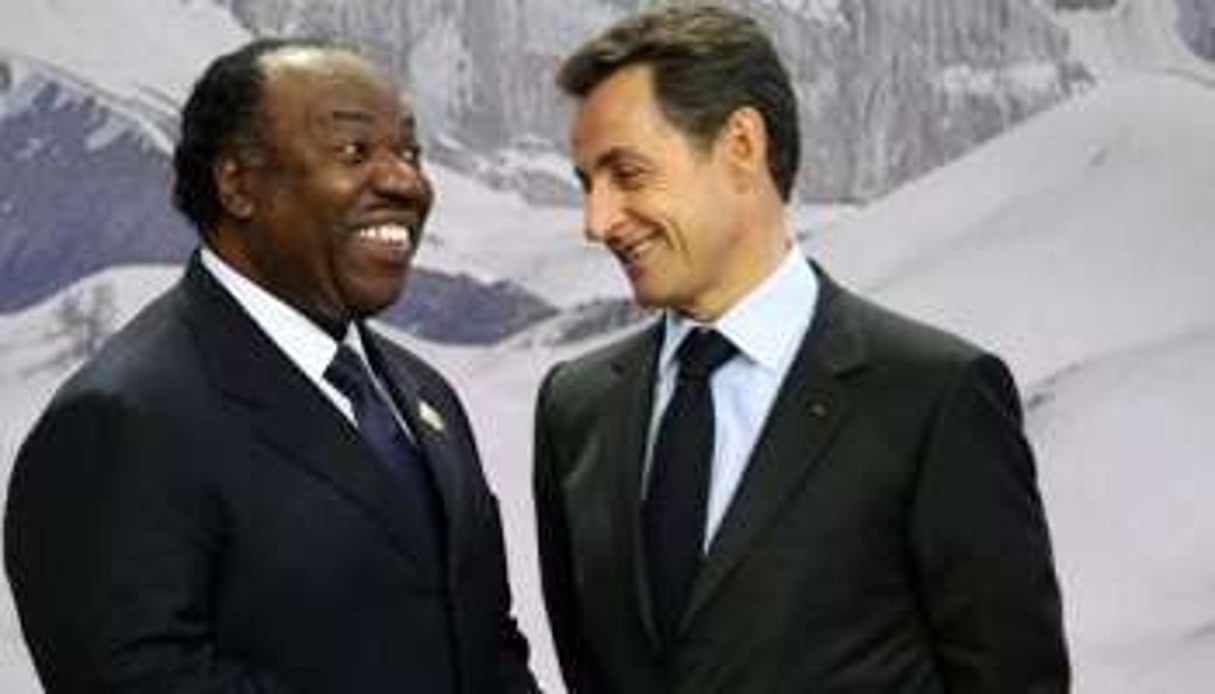 Les présidents gabonais Ali Bongo et français Nicolas Sarkozy à Montreux en 2010. © AFP