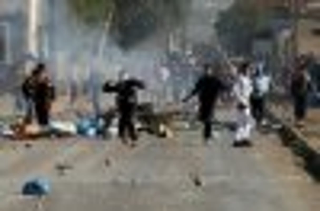 La France dans l’embarras face aux troubles en Tunisie et Algérie © AFP