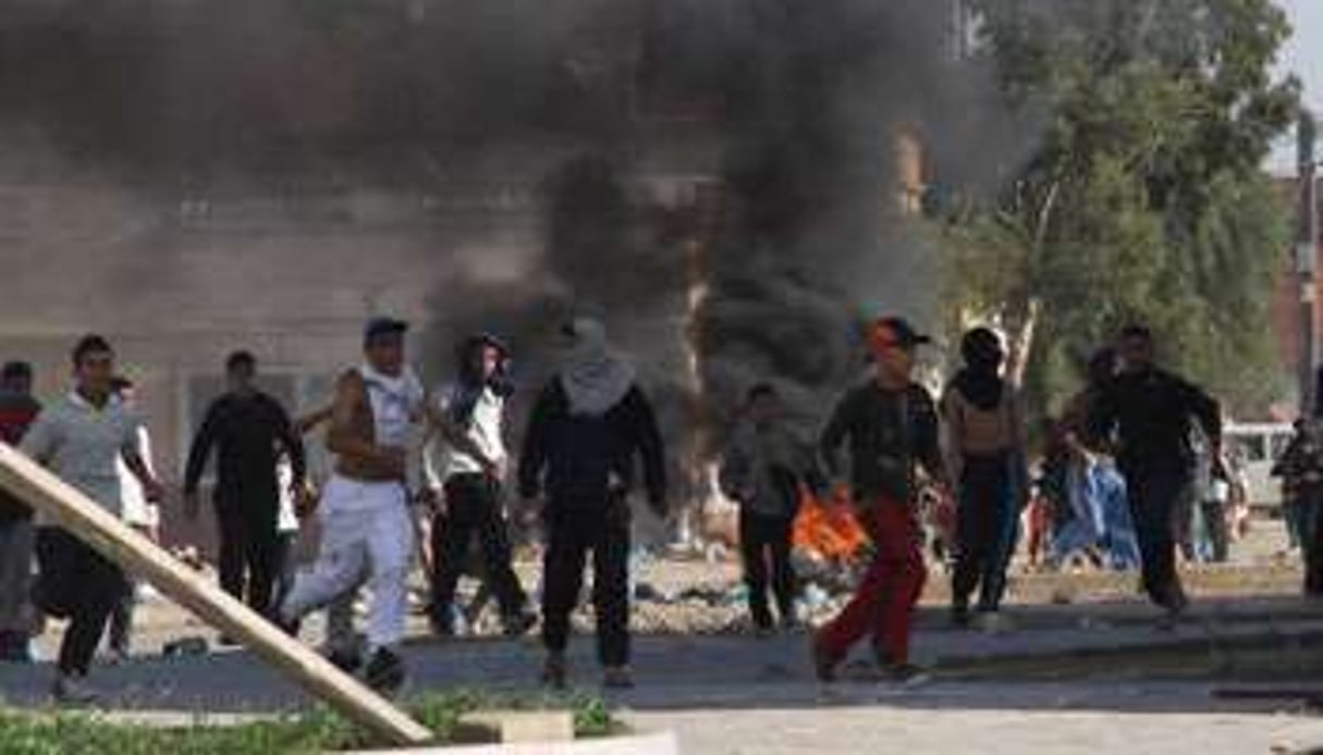 L’immolation d’un autre vendeur ambulant, le 17 décembre, avait déclenché des manifestations. © AFP