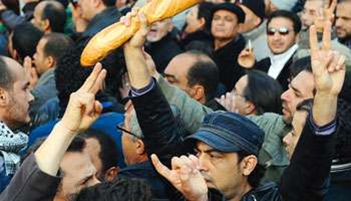 Manifestation de soutien aux habitants de Sidi Bouzid, le 27 décembre, à Tunis. © Fethi Belaid/AFP