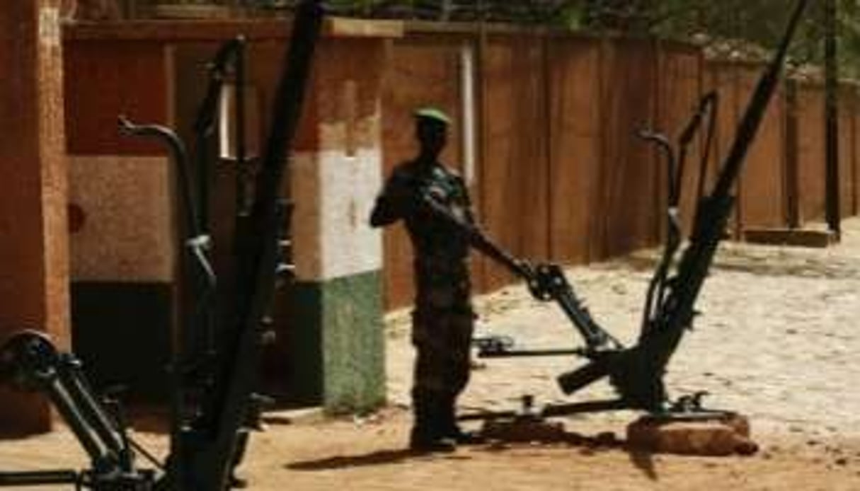 Sentinelle de l’armée nigérienne, à Niamey. © Reuters