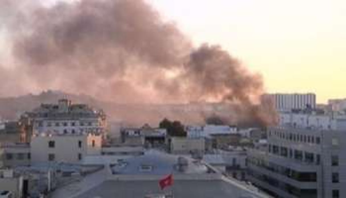 Les pilleurs et les miliciens font régner la terreur sur Tunis. © TF1