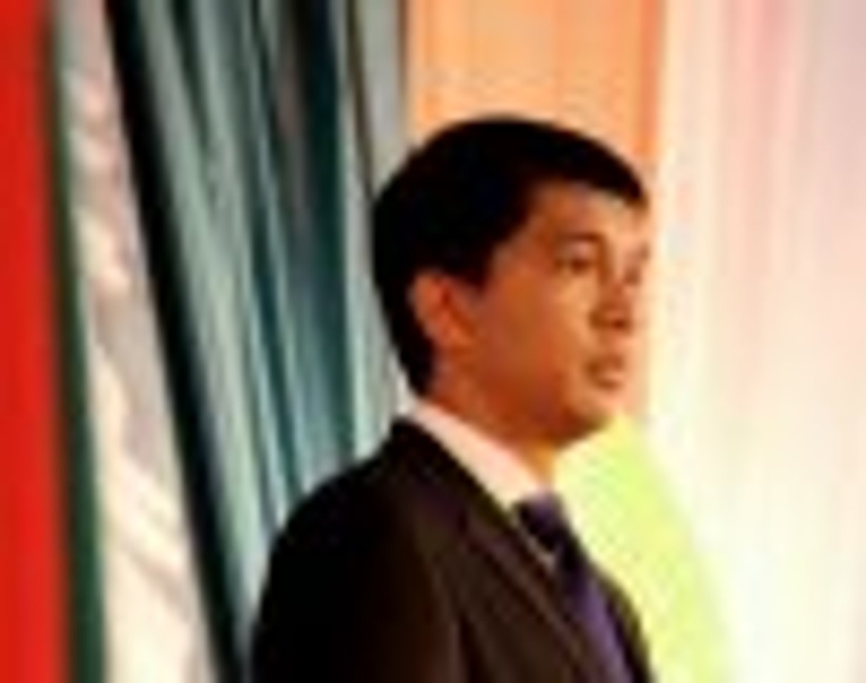 Madagascar: Bernard Tapie, en visite, « bluffé » par Rajoelina © AFP
