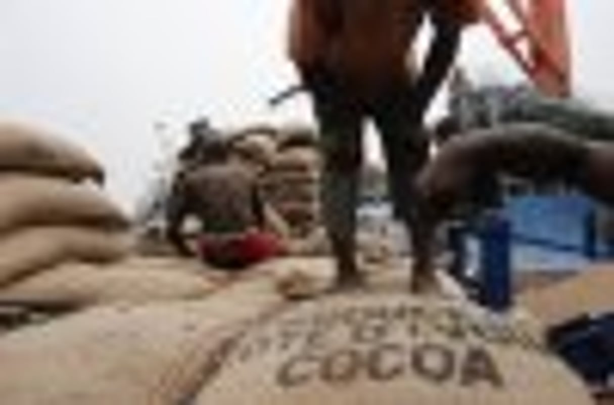 Côte d’Ivoire: Ouattara ordonne l’arrêt des exportations de cacao et café © AFP